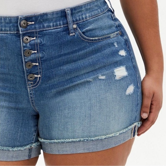 Torrid Button Fly Destructed Shorts sz16 - Picture 4 of 15